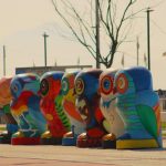 Coruja Parade: Navegantes promove pintura ao vivo de 20 esculturas de corujas gigantes