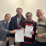 Pescadores artesanais de Navegantes recebem geolocalizadores para reforçar a segurança no mar