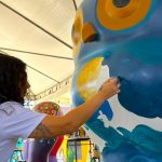 Corujinha Parade: vencedores do concurso pintam esculturas de coruja neste domingo (27) em Navegantes