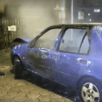 Motorista bate carro e mulher incendeia veículo no meio da rua